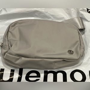 Lululemon Everywhere Belt Bag  grey